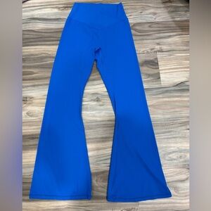 Women's Vibrant Blue Crossover Flared Leggings